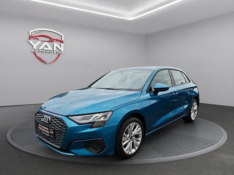 Atollblau Gebraucht 2021 Audi A3 Sportback Kleinwagen | 23.900 € (Fairer Preis) - Bild 1/4