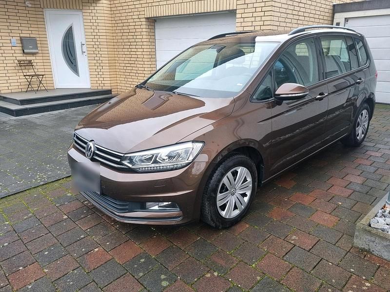 Gebraucht VW Touran 150 PS (110 kW) 2015 Braun Van / Kleinbus