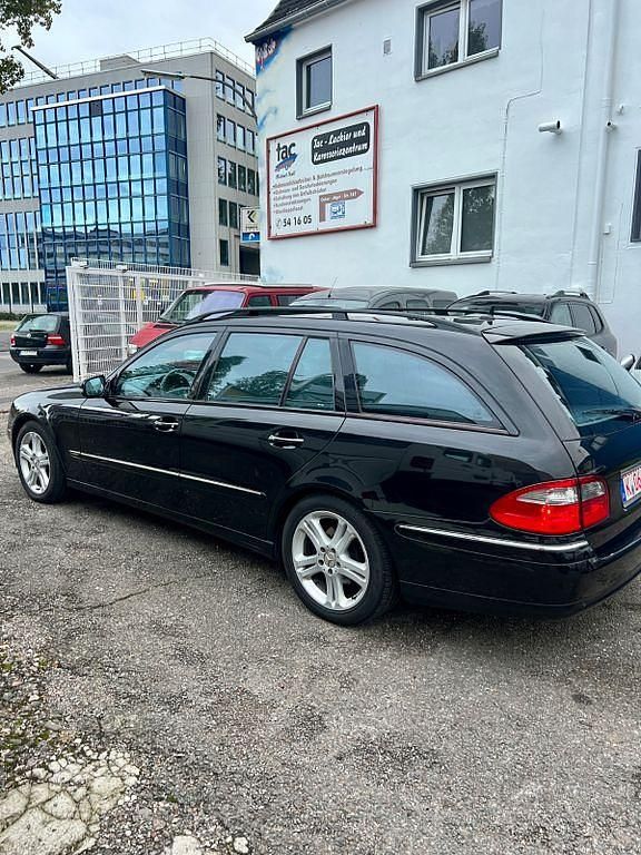 Schwarz Gebraucht 2007 Mercedes E280 Avantgarde Kombi | 5.500 € (Fairer Preis) - Bild 1/4