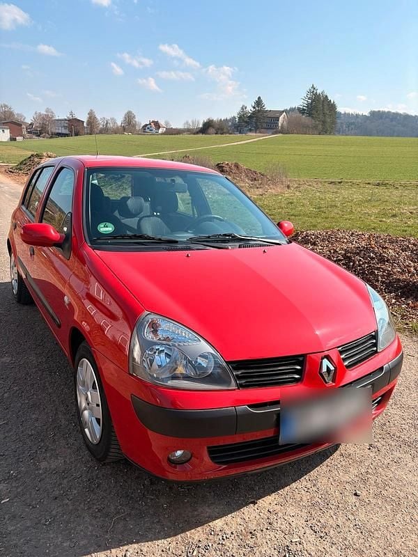 Gebraucht Renault Clio II 98 PS (72 kW) 2004 Rot Kleinwagen