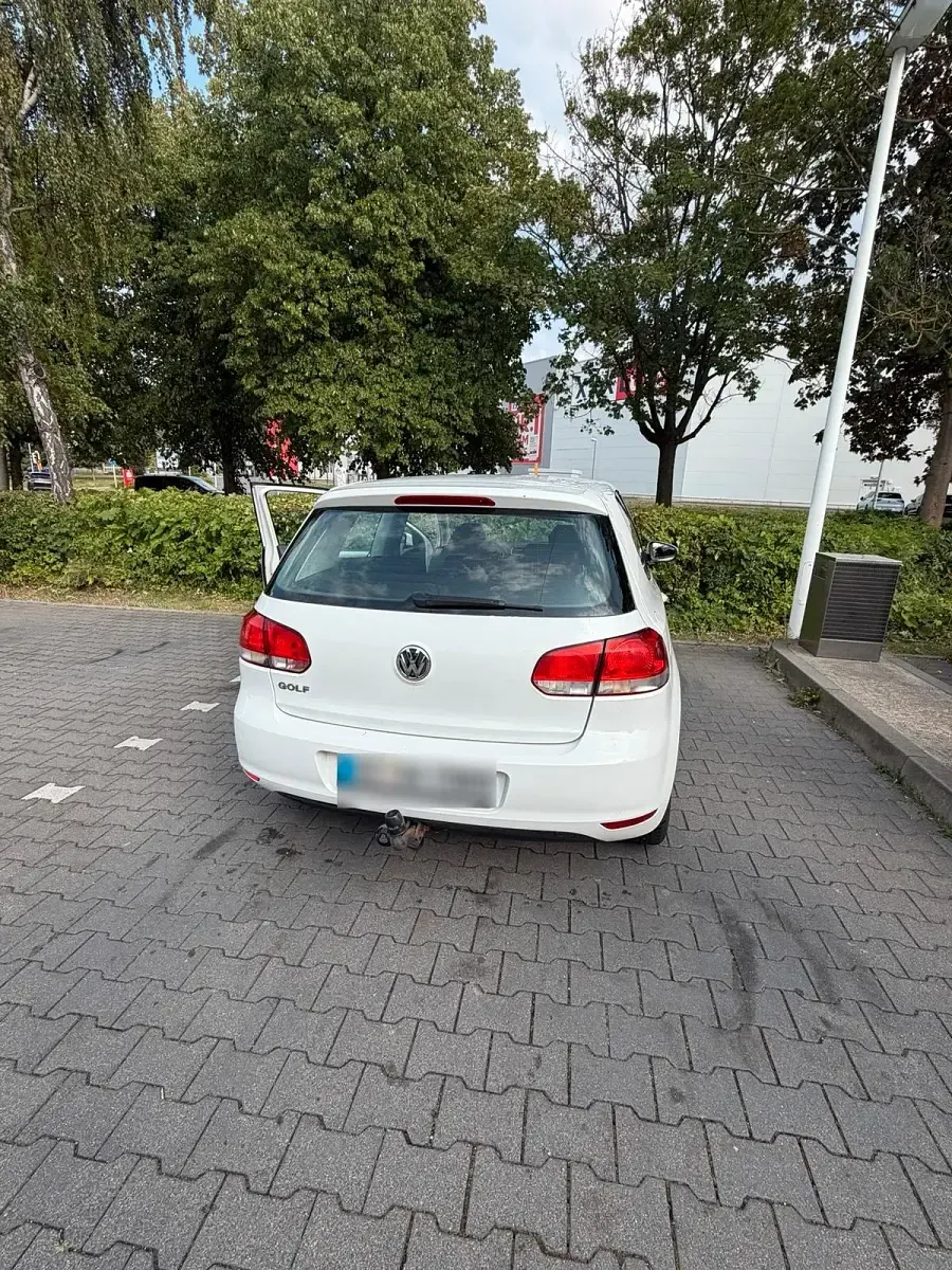 Gebraucht VW Golf VI 80 PS (58 kW) 2009 Weiß Limousine