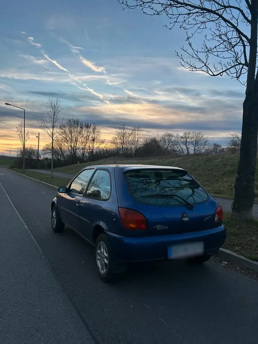 Usata Ford Fiesta 75 CV (55 kW) 1999 Blu Utilitaria