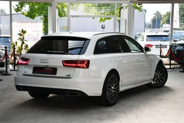 Gebraucht Audi A6 Ambiente 218 PS (160 kW) 2015 Weiß Kombi