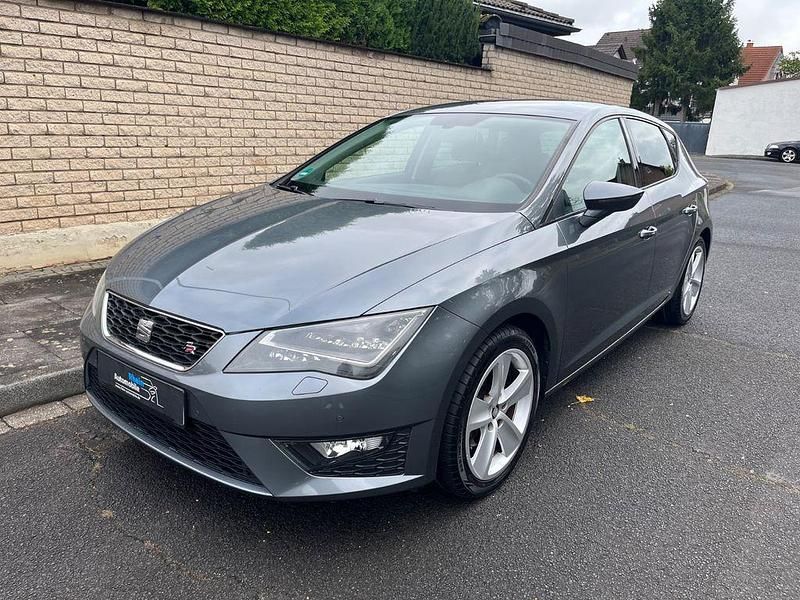 Pirineos grey Gebraucht 2013 Seat Leon FR Limousine | 9.490 € (Fairer Preis) - Bild 1/4