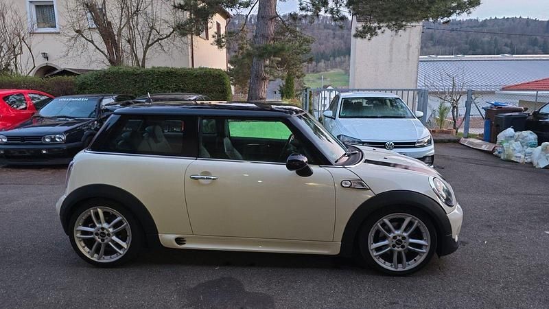Beige Gebraucht 2011 Mini Cooper S Coupé Coupé | 6.500 € (Fairer Preis) - Bild 1/2