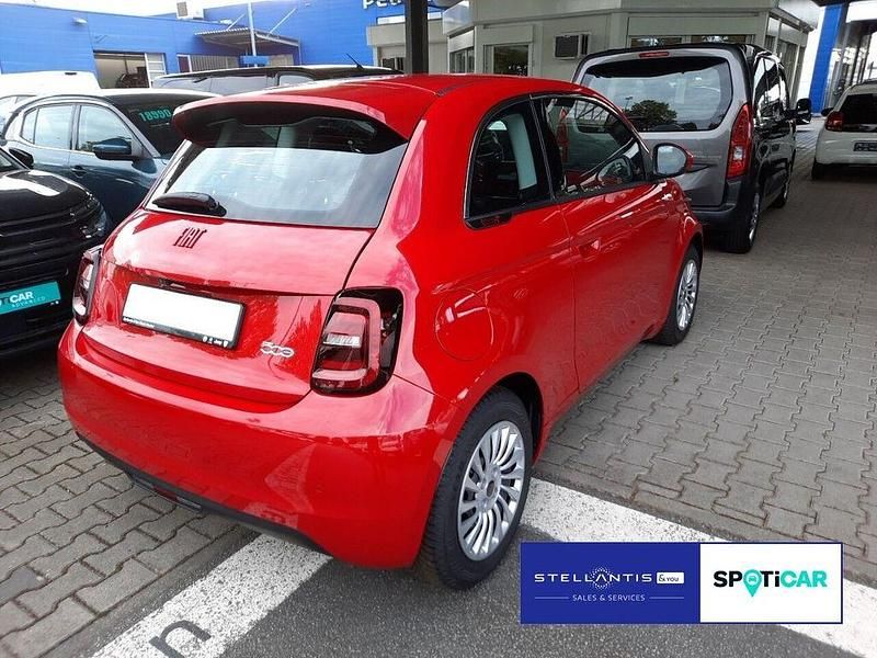 Gebraucht Fiat 500e Tech 86 kW (118 PS) 2023 Rot Limousine