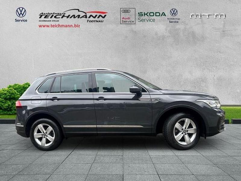 Gebraucht VW Tiguan Elegance 150 PS (110 kW) 2022 Grau SUV