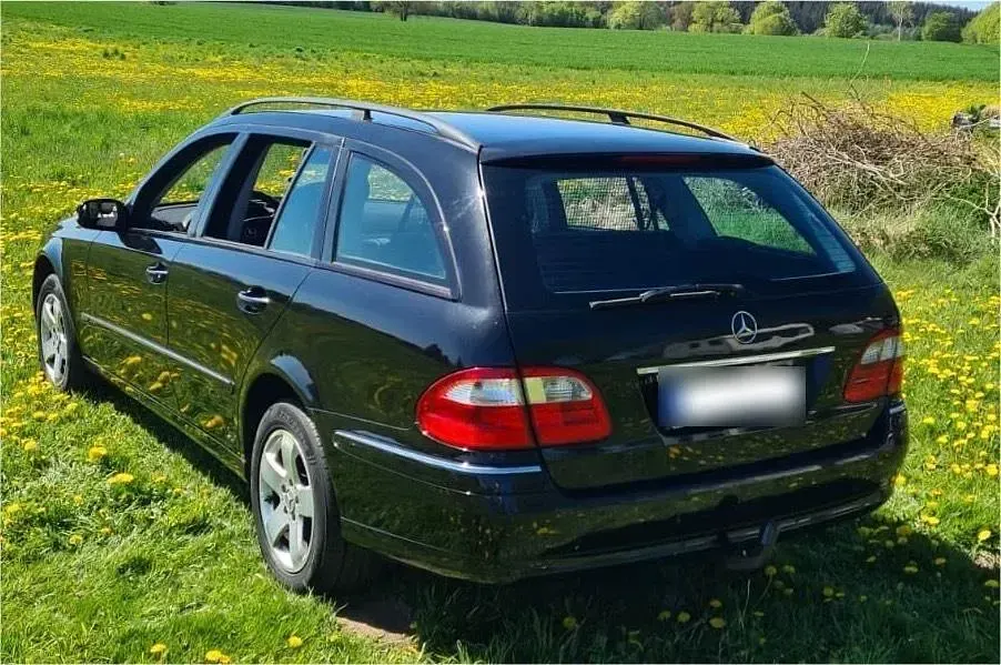 Gebraucht Mercedes E270 176 PS (129 kW) 2003 Schwarz Kombi