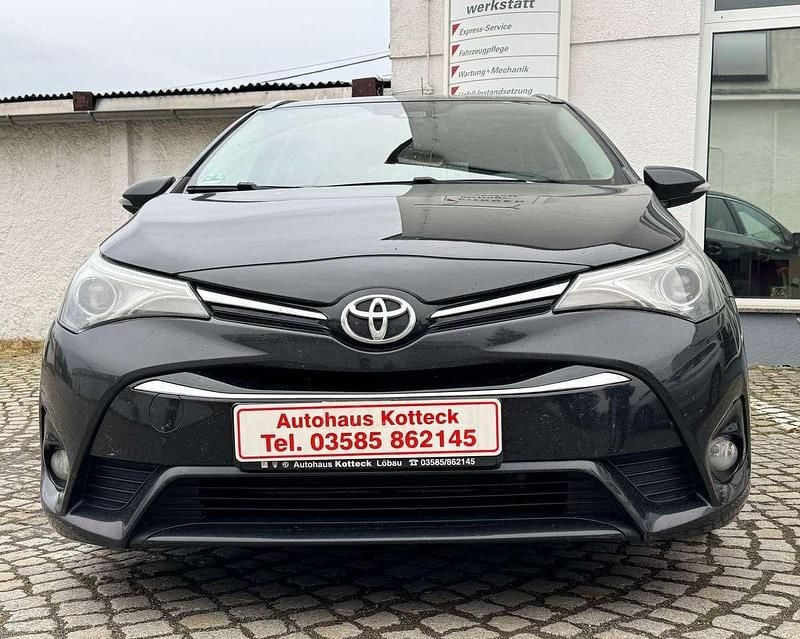 Schwarz Gebraucht 2017 Toyota Avensis Edition-S Kombi | 6.900 € (Guter Preis) - Bild 1/4