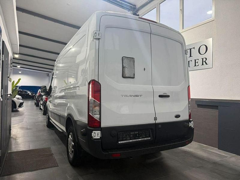 Gebraucht Ford Transit Trend 131 PS (96 kW) 2019 Weiß Limousine