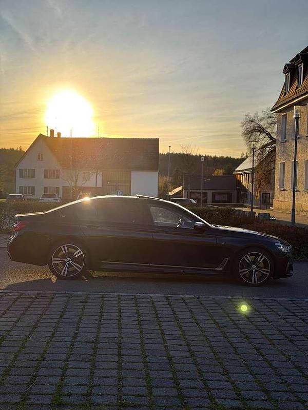 Gebraucht BMW M760 Performance 609 PS (447 kW) 2017 Schwarz Limousine