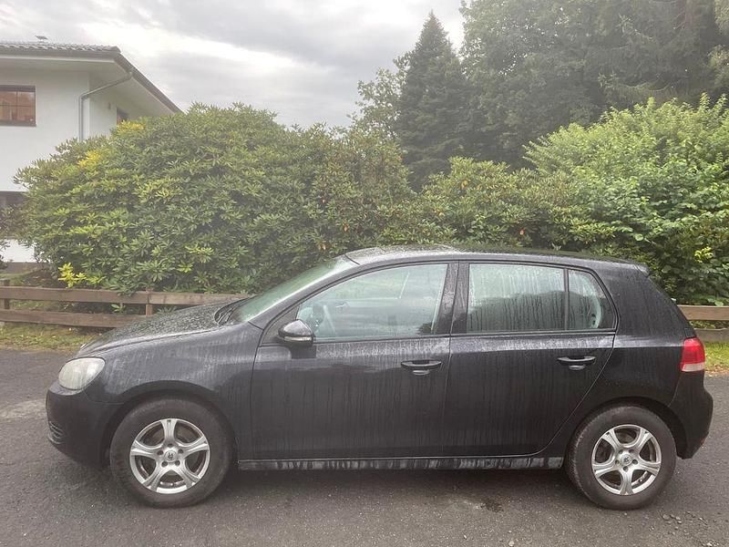 Schwarz Gebraucht 2009 VW Golf VI Trendline Limousine | 3.900 € (Fairer Preis) - Bild 1/4