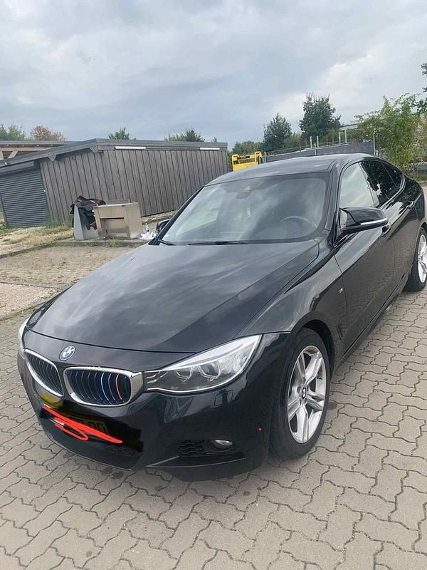 Schwarz Gebraucht 2016 BMW 320 Limousine | 14.000 € (Teuer) - Bild 1/4