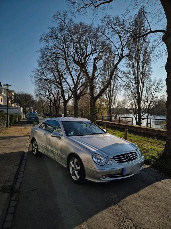 Gebraucht Mercedes CLK320 218 PS (160 kW) 2002 Silber Coupé