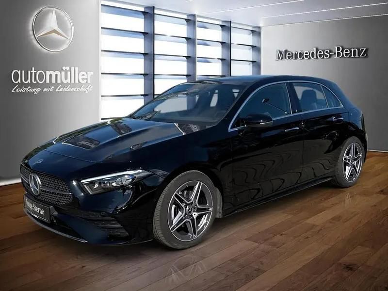 Schwarz Gebraucht 2024 Mercedes A200 AMG Limousine | 33.210 € (Fairer Preis) - Bild 1/4