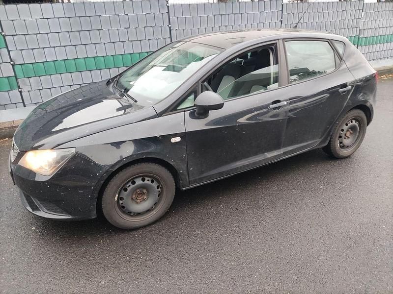 Schwarz Gebraucht 2013 Seat Ibiza Reference Limousine | 2.300 € (Guter Preis) - Bild 1/4