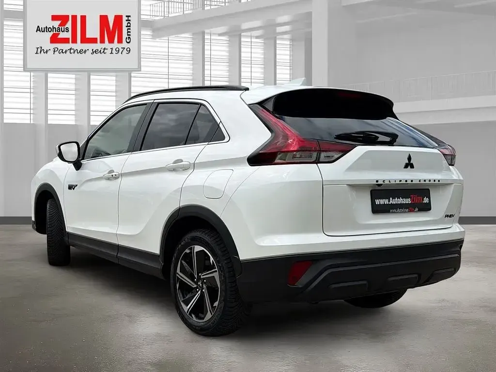 Używany Mitsubishi Eclipse Cross Basis 188 KM (138 kW) 2024 Biały SUV