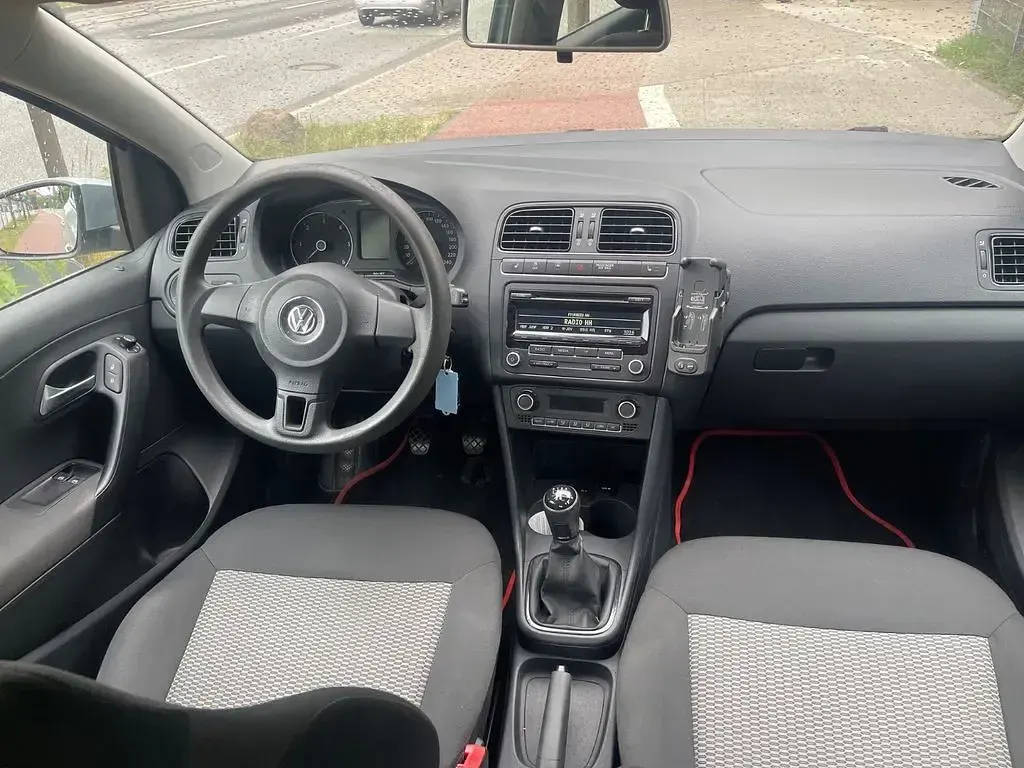 Gebraucht VW Polo Trendline 75 PS (55 kW) 2014 Silber Limousine