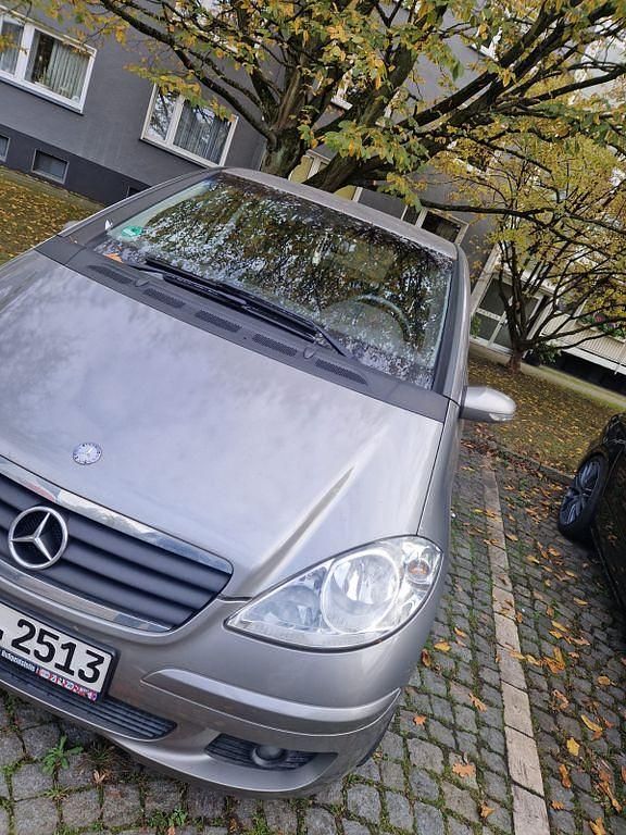 Grau Gebraucht 2005 Mercedes A150 Classic Van / Kleinbus | 1.500 € (Fairer Preis) - Bild 1/4