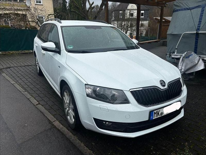 Gebraucht Skoda Octavia Joy 110 PS (80 kW) 2016 Weiß Kleinwagen
