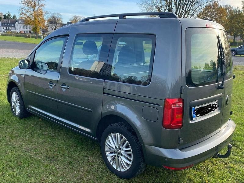 Grau Gebraucht 2016 VW Caddy Comfortline Van / Kleinbus | 10.800 € (Superpreis) - Bild 1/4