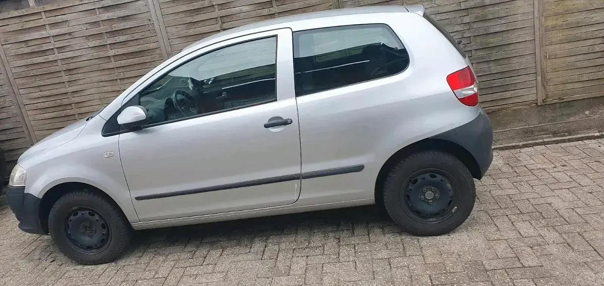 Gebraucht VW Fox 54 PS (39 kW) 2006 Grau Kleinwagen