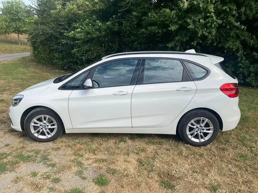 Gebraucht BMW 218 Active Tourer 150 PS (110 kW) 2015 Weiß Van / Kleinbus