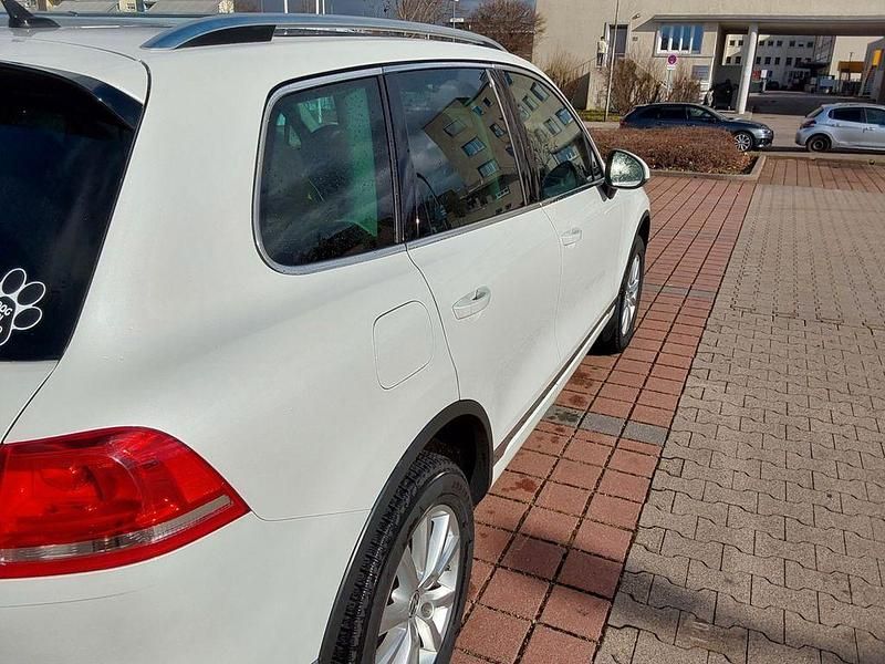 Gebraucht VW Touareg 262 PS (192 kW) 2015 Weiß SUV