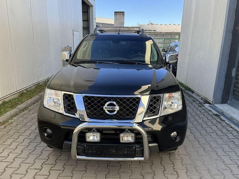 Gebraucht Nissan Navara 231 PS (169 kW) 2015 Schwarz Abholung