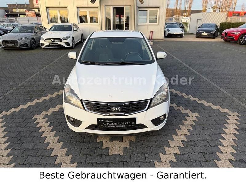 Usata Kia Ceed 116 CV (85 kW) 2012 Bianco Utilitaria