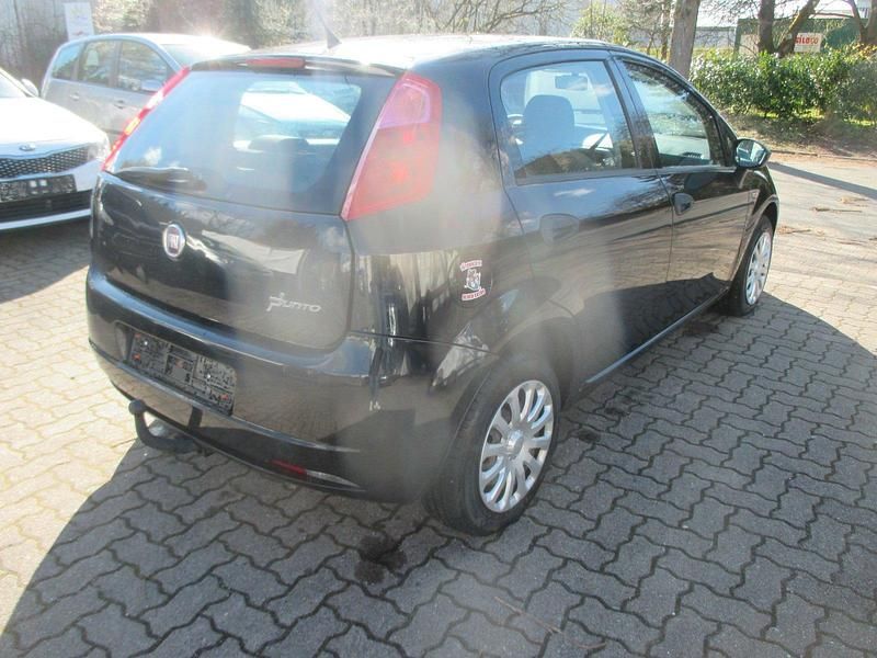 Gebraucht Fiat Grande Punto 75 PS (55 kW) 2013 Schwarz Kleinwagen