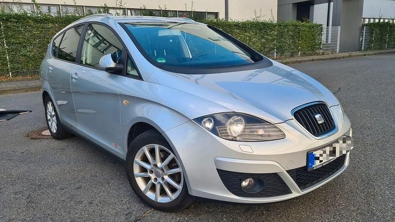 Silber Gebraucht 2014 Seat Altea XL Copa Van / Kleinbus | 6.100 € (Fairer Preis) - Bild 1/4