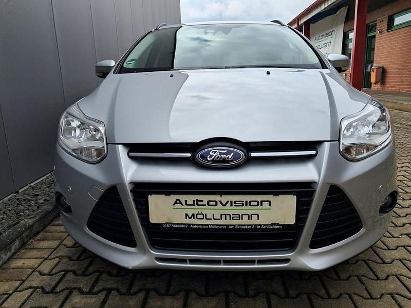 Gebraucht Ford Focus 125 PS (91 kW) 2014 Silber Limousine