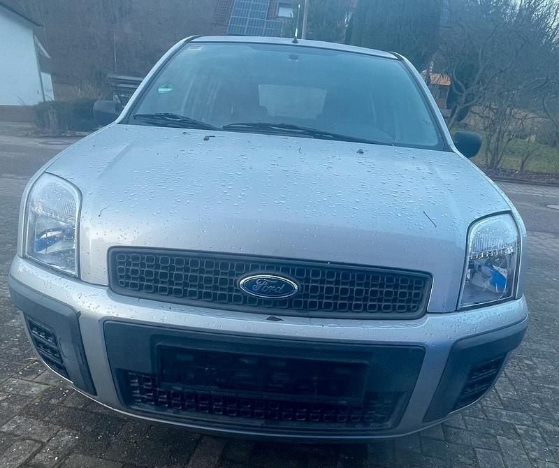 Silber Gebraucht 2006 Ford Fusion Kombi | 2.000 € - Bild 1/4
