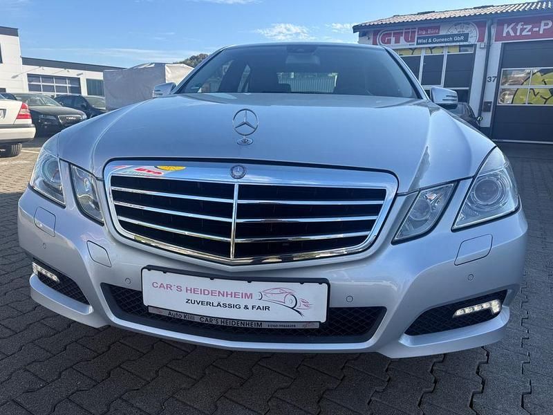 Second-hand Mercedes E200 184 CP (135 kW) 2009 Argintiu Berlinǎ
