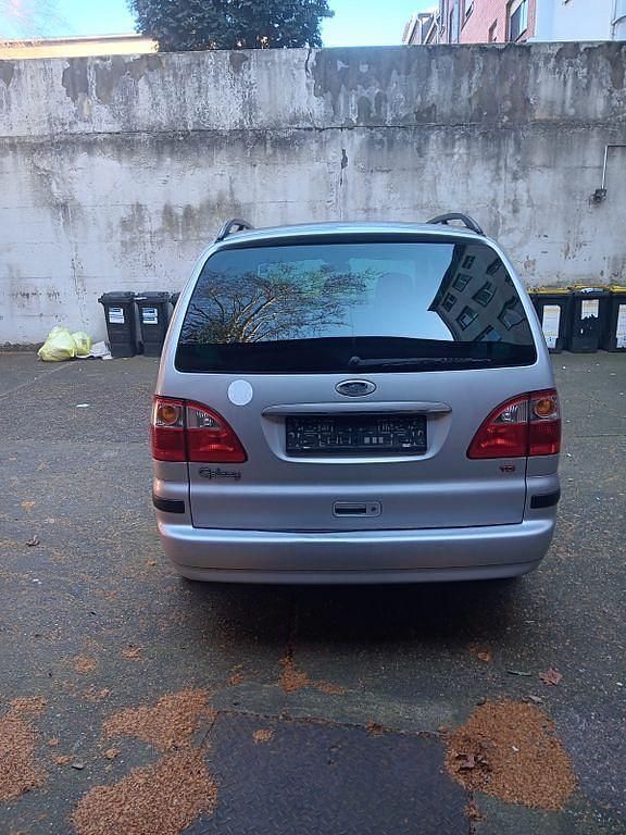 Gebraucht Ford Galaxy Ghia 131 PS (96 kW) 2004 Silber Van / Kleinbus