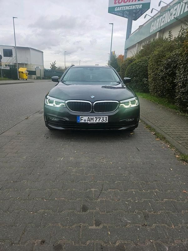 Grau Gebraucht 2018 BMW 525 Kombi | 22.500 € (Teuer) - Bild 1/4