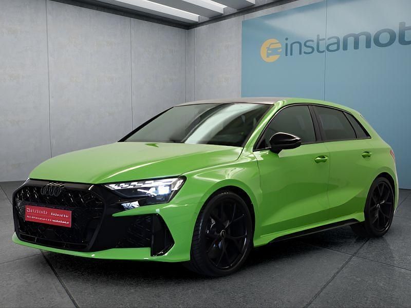 Grün Gebraucht 2025 Audi RS3 Sportback Kleinwagen | 68.249 € (Fairer Preis) - Bild 1/4