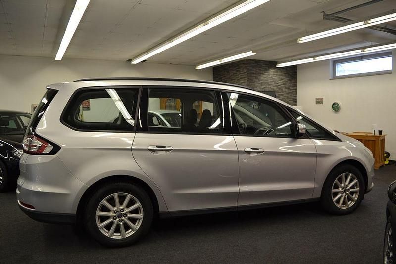 Gebraucht Ford Galaxy 150 PS (110 kW) 2018 Silber Van / Kleinbus