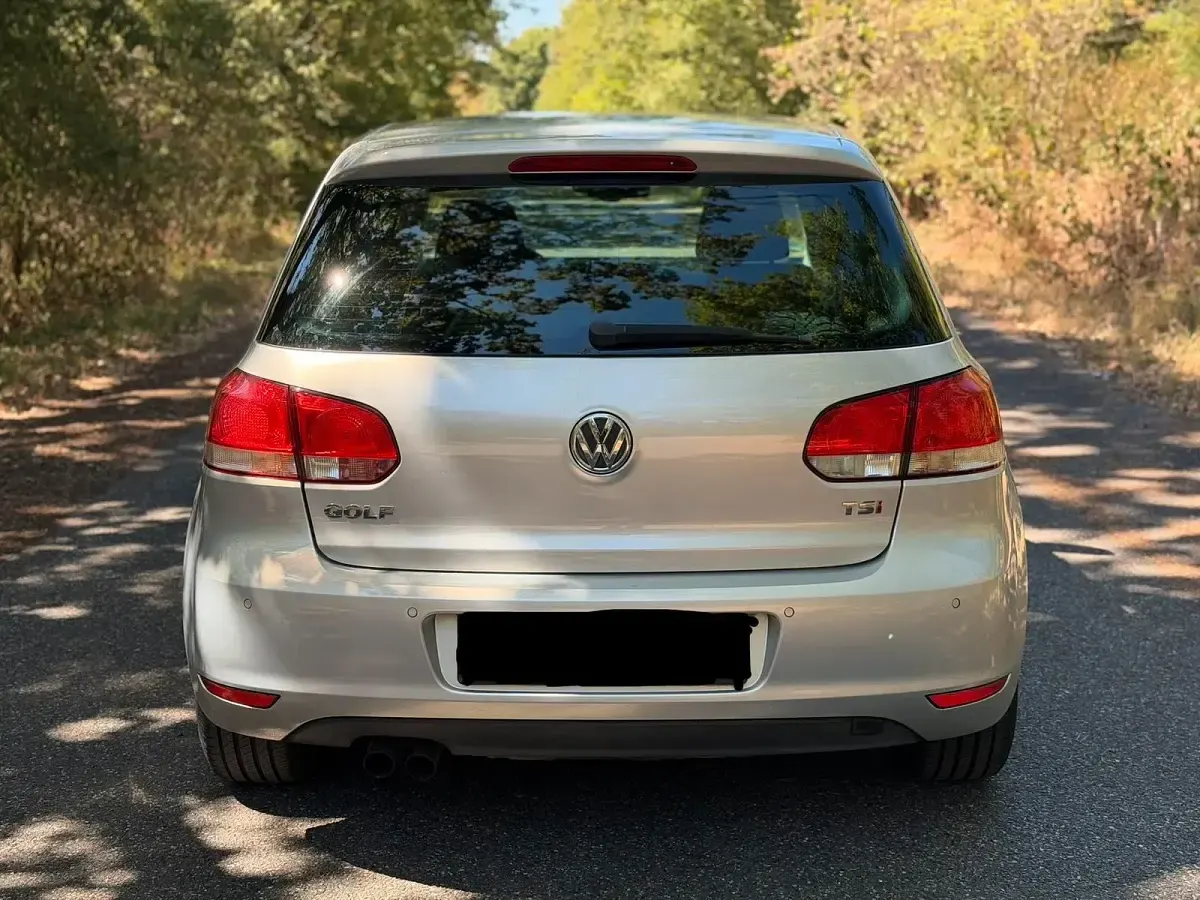 Gebraucht VW Golf VI 122 PS (89 kW) 2011 Grau Limousine