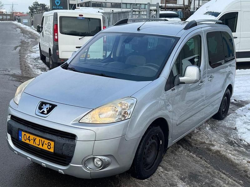 Gebraucht Peugeot Partner Tepee 109 PS (80 kW) 2010 Grau Van / Kleinbus