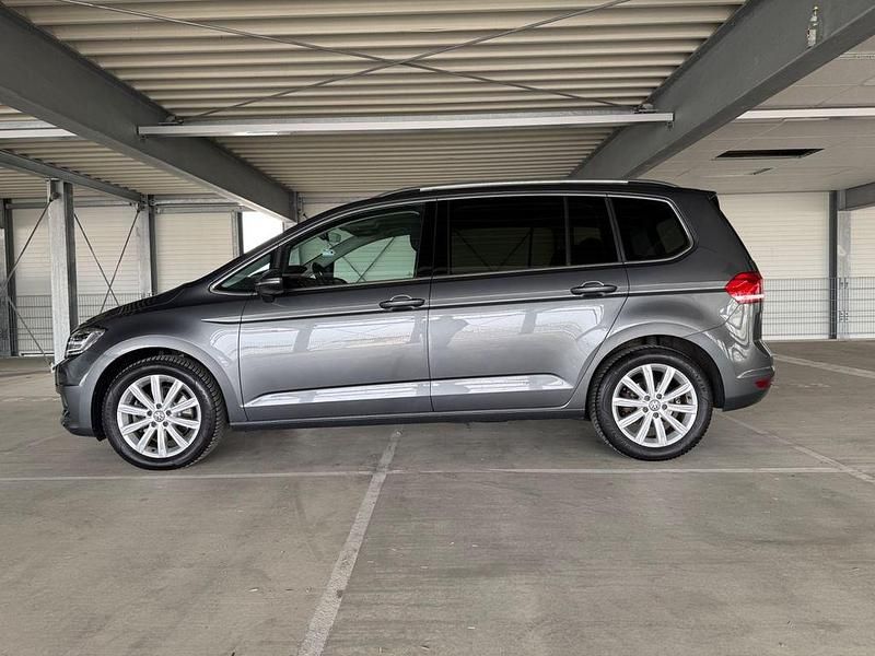 Gebraucht VW Touran 150 PS (110 kW) 2018 Grau Van / Kleinbus