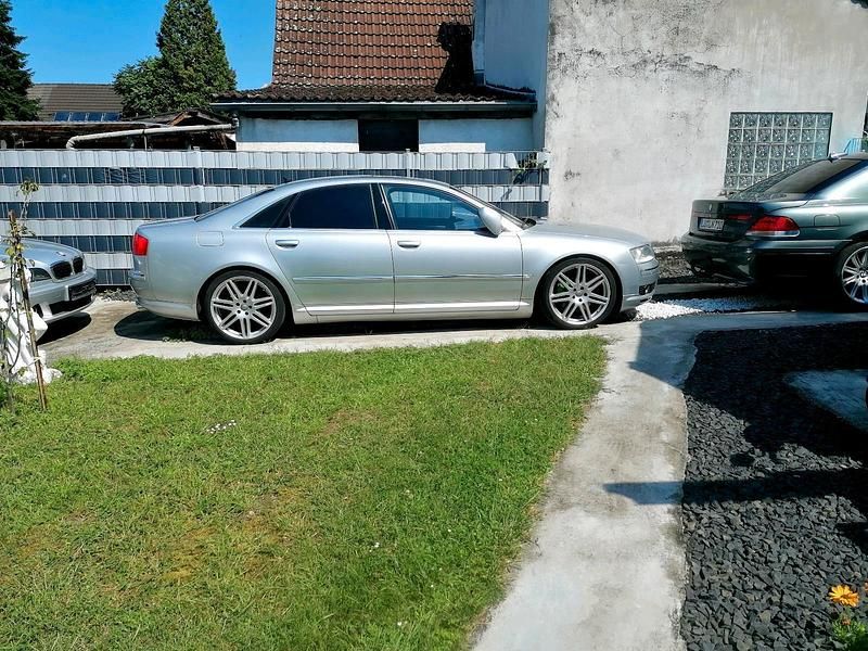 Silber Gebraucht 2004 Audi A8L Limousine | 8.000 € - Bild 1/4