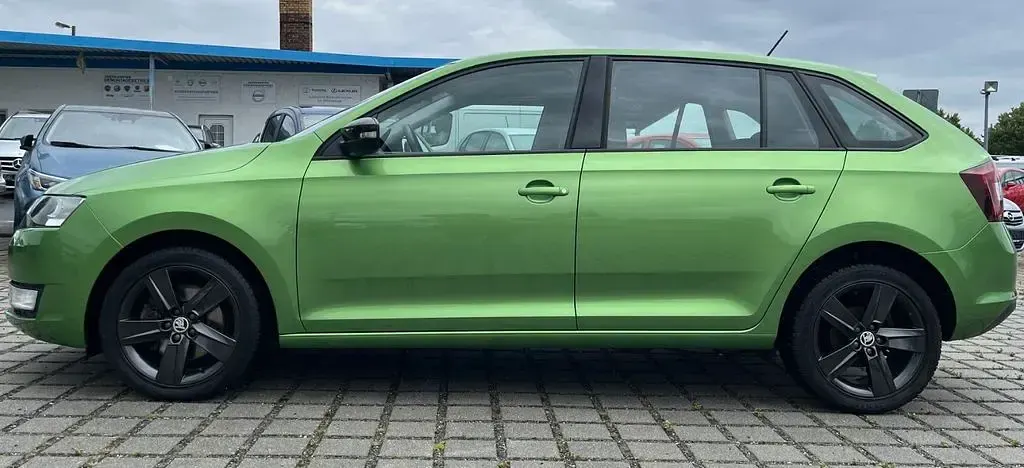 Gebraucht Skoda Rapid Ambition 125 PS (91 kW) 2017 Grün Kleinwagen
