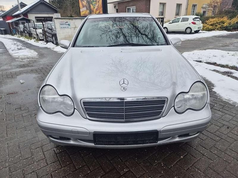 Gebraucht Mercedes C200 163 PS (119 kW) 2002 Silber Limousine