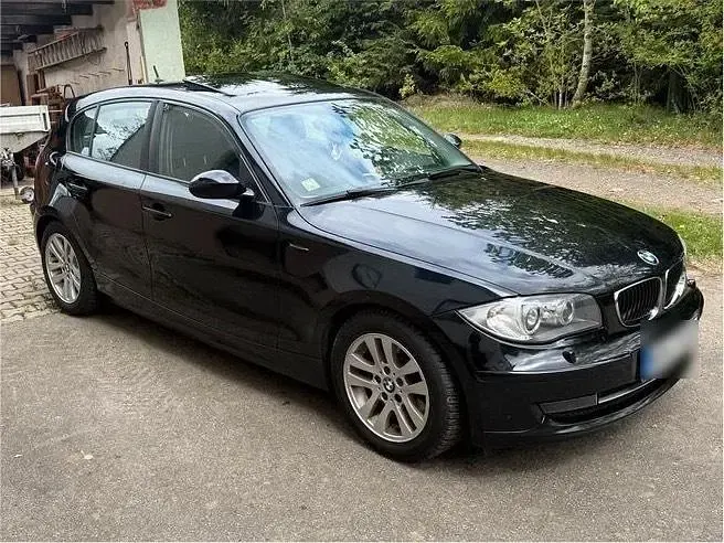 Gebraucht BMW 120 177 PS (130 kW) 2009 Schwarz Kleinwagen