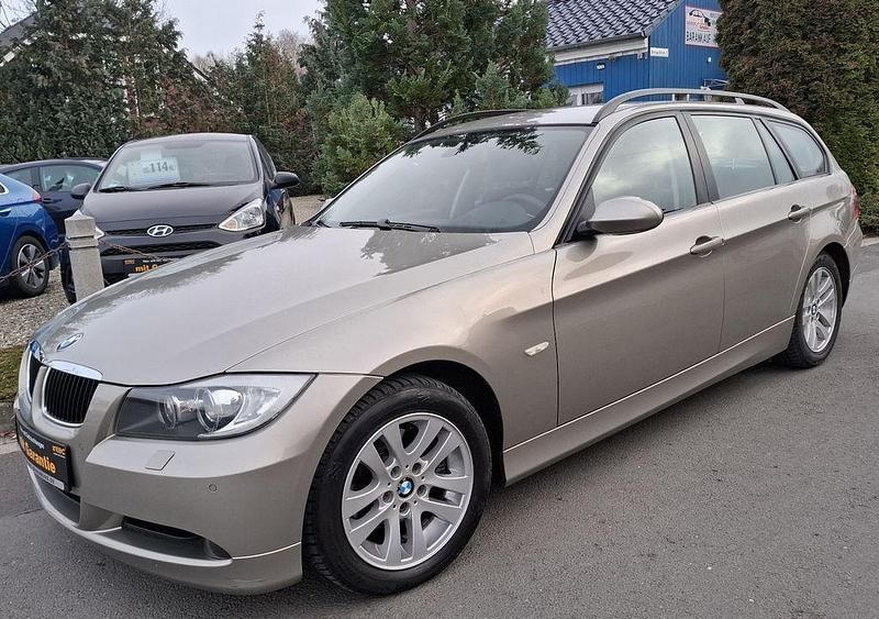 Silber Gebraucht 2007 BMW 318 Sport Line Limousine | 5.490 € (Fairer Preis) - Bild 1/4