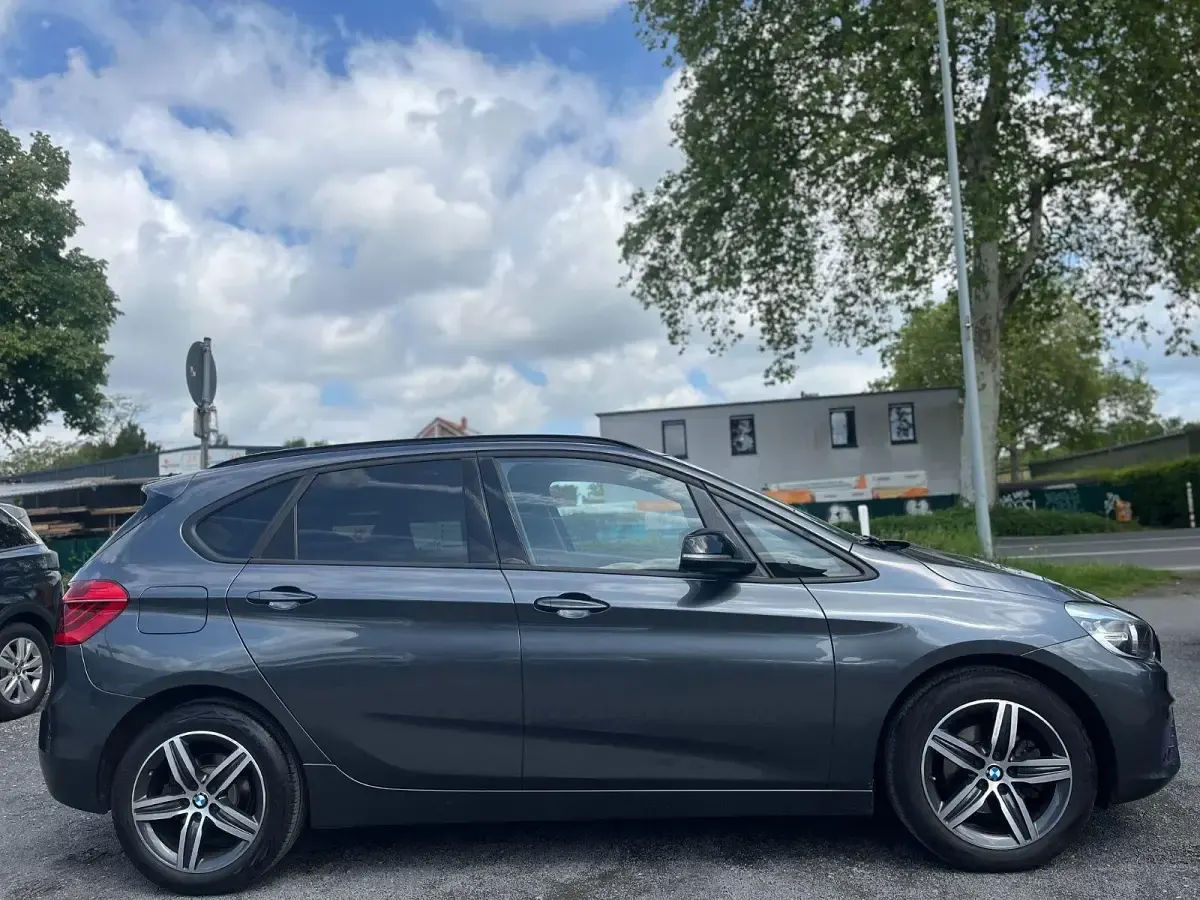 Gebraucht BMW 216 Active Tourer Performance 116 PS (85 kW) 2015 Grau Van / Kleinbus