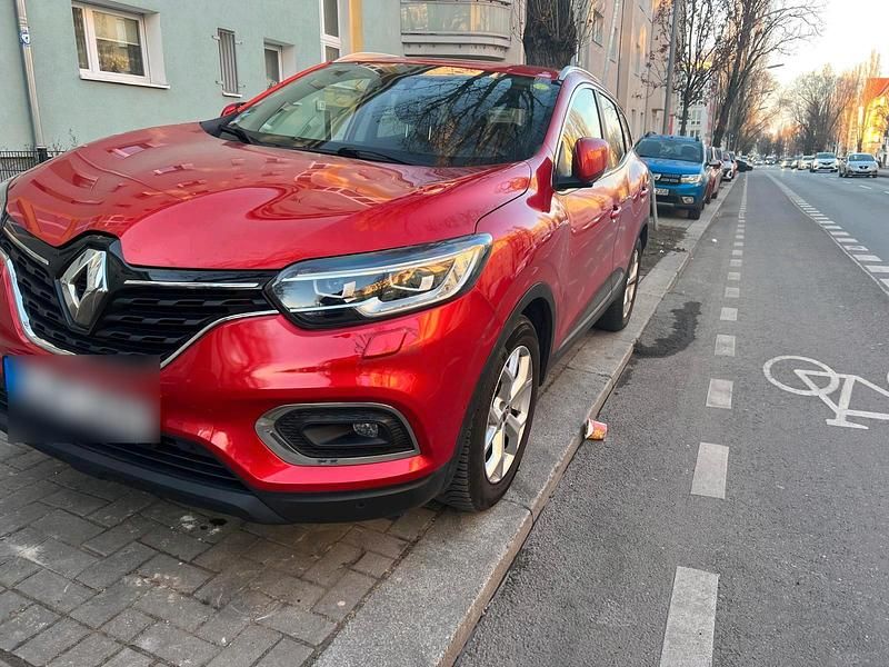 Rot Gebraucht 2019 Renault Kadjar LIMITED SUV | 12.500 € (Fairer Preis) - Bild 1/4