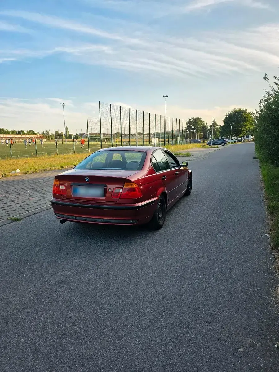 Gebraucht BMW 318 118 PS (86 kW) 2000 Rot Limousine